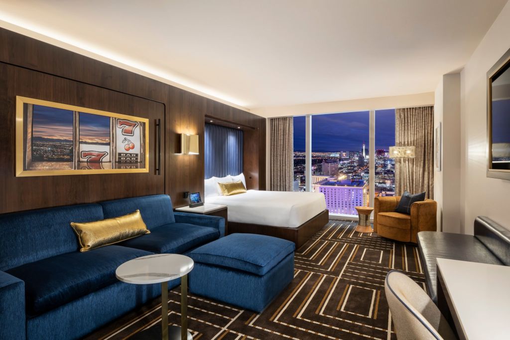 Circa Unveils New Top Floor Rooms and Founder’s Entourage Suite