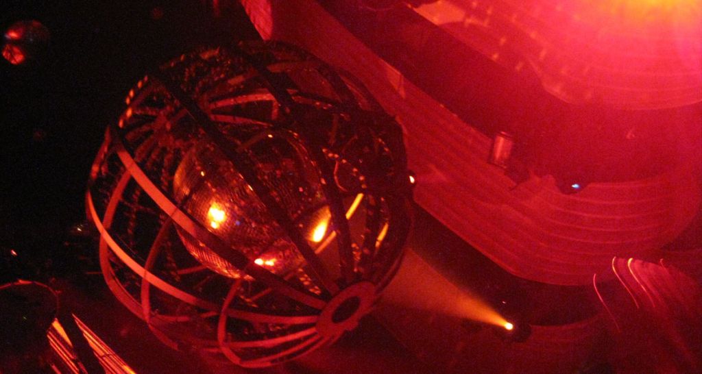 Hosted nightclub entry experience in Las Vegas