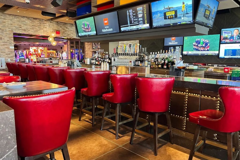 Bar and television screens inside Chickie’s and Pete’s at SAHARA Las Vegas