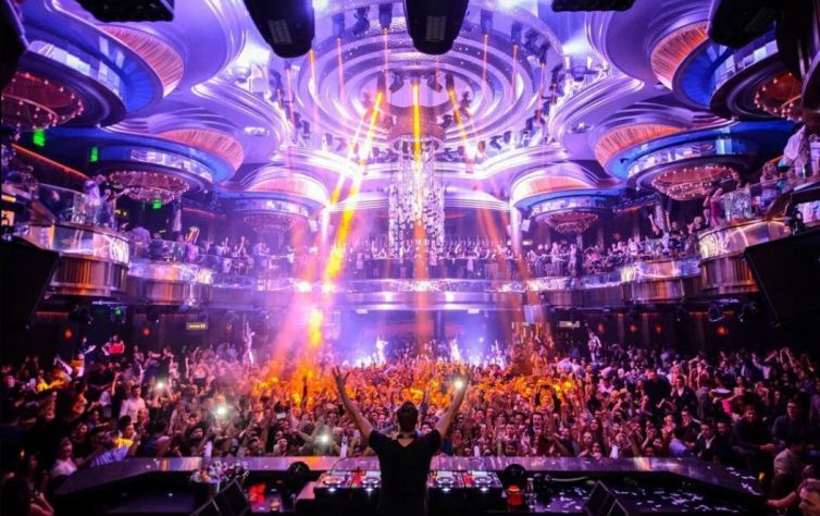 Las Vegas nightclub atmosphere at OMNIA